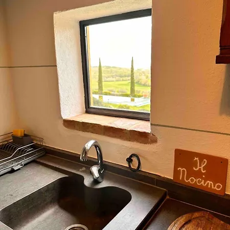 Holiday home Il Noce Peaceful Tuscan Haven With Pool And Views