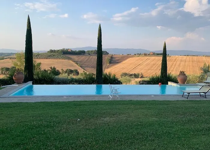 Il Noce Peaceful Tuscan Haven With Pool And Views 度假居 *