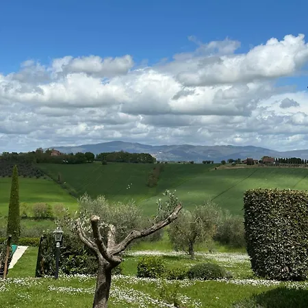 בית נופש Il Noce Peaceful Tuscan Haven With Pool And Views *